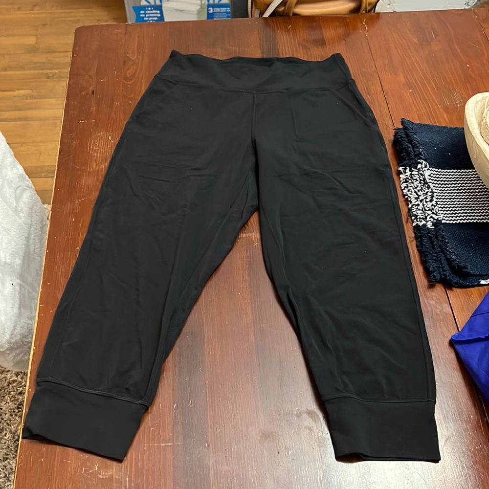 Lululemon Align Joggers CROPPED